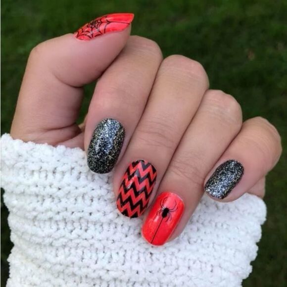 Color Street | Keep Calm and Chevron, Chevron design on clear base nail strips - Picture 4 of 16